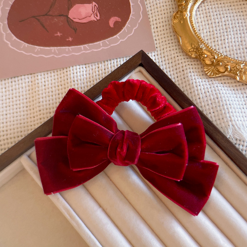 Милые красные бархатные резинк – обзор и цена Hair Tie Velvet